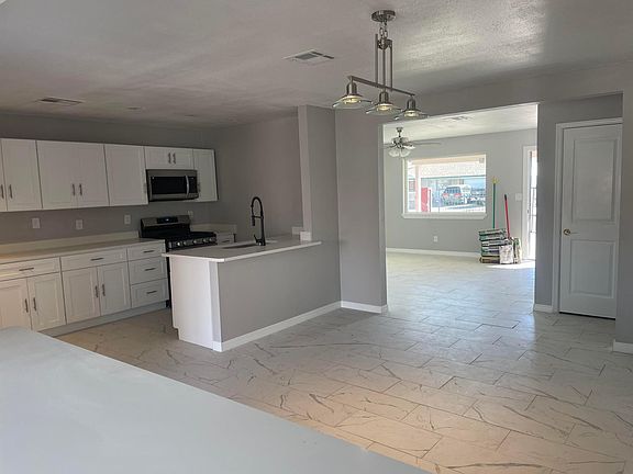 3rd image of 10237 Dunbarton Dr