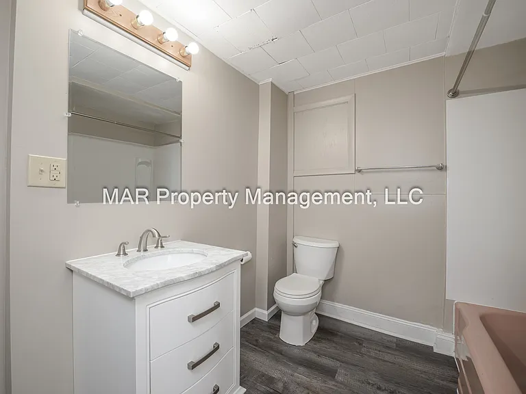 251 W Harris Ave — Photo 13