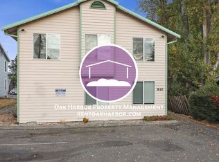 Multi-Family - 910 Se Ireland St, Oak Harbor, WA 98277