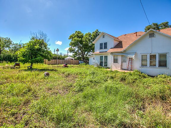 4th image of 501 Cactus Ln
