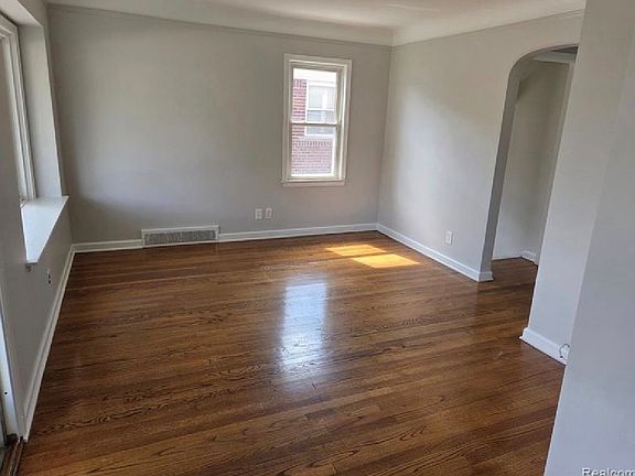 2nd image of 23912 Hollander St
