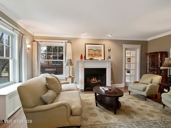 2nd image of 1118 Forest Ave
