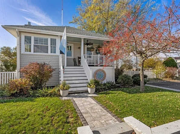 103 Newport Rd, Hull, MA 02045