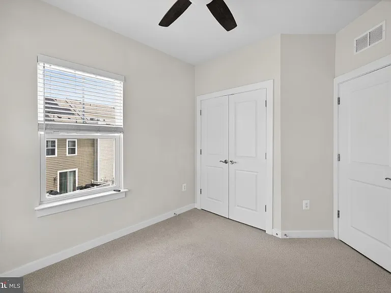 1601 Grove Chestnut Rd — Photo 33