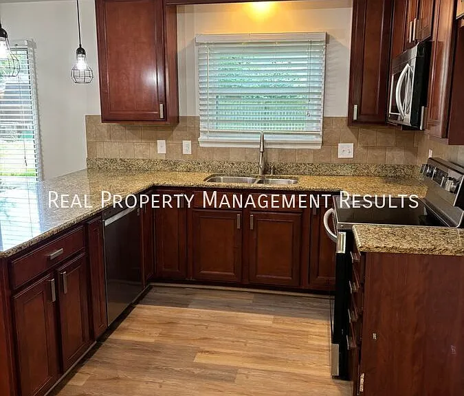 5041 E Sherwood Dr — Photo 4