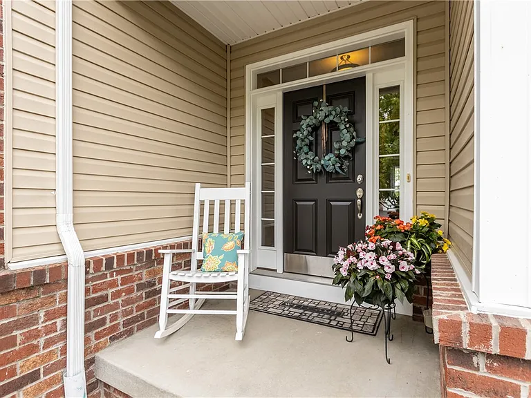 2306 Flint Dr — Photo 3