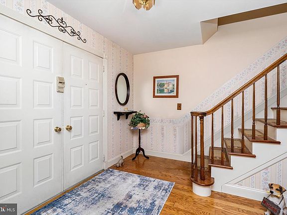 4th image of 5 Ray Dwier Dr