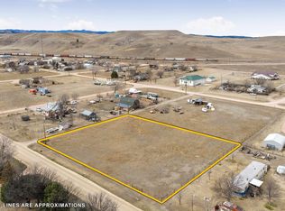 3rd St, Fairburn, SD 57738
