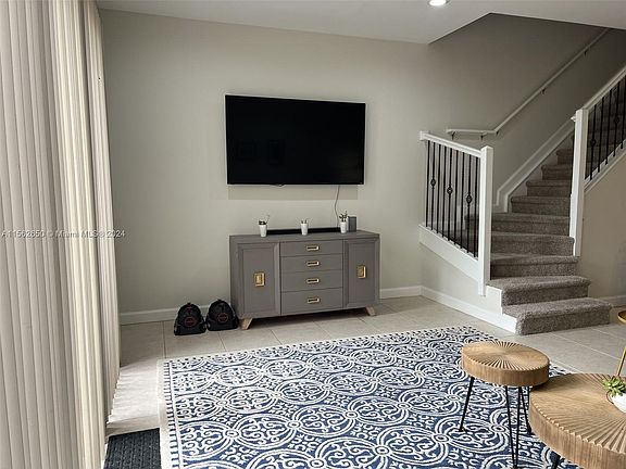 5th image of 838 NE 14th Pl