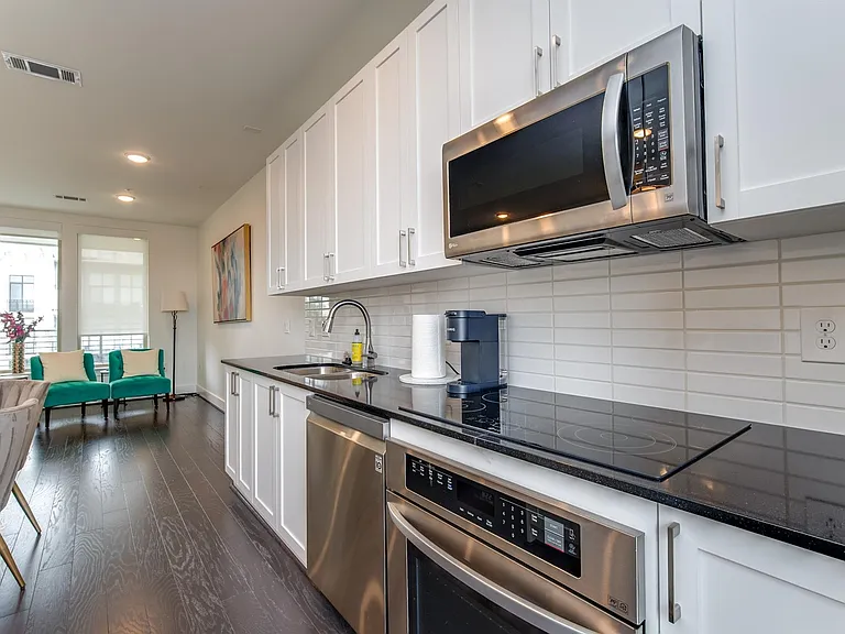 4819 Caroline St #308 — Photo 22