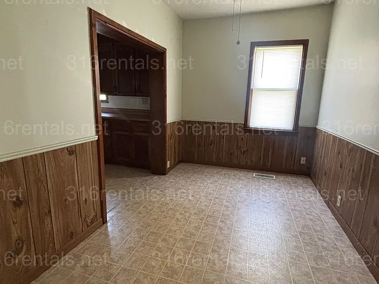 919 W Carr Ave — Photo 5