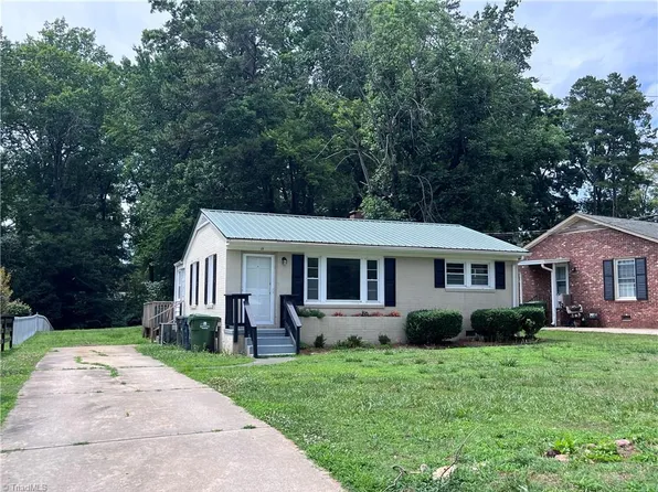 15 Hawthorne Ln, Lexington, NC 27295