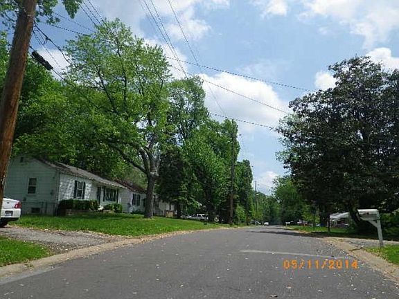 4th image of 255 Sadonia Ave