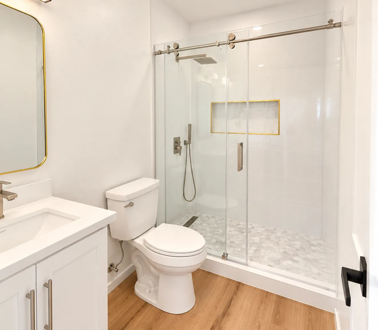 4 bed, 2.5 bath, 1988 sqft, $5,200 — Photo 4