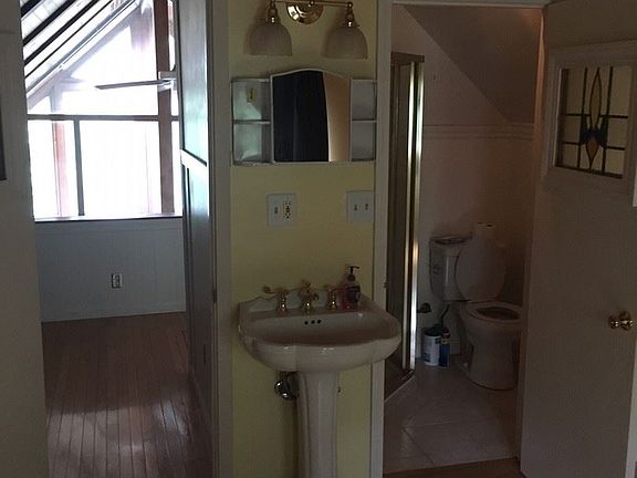 5th image of 539 77th Ave NE