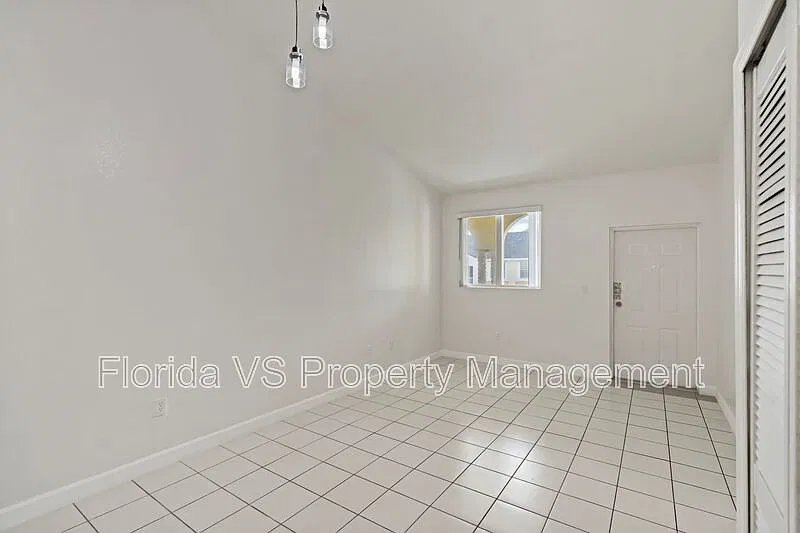 2 bed, 2.0 bath, 930 sqft, $1,700 — Photo 4