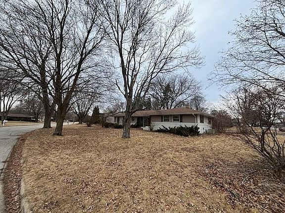 3rd image of 5455 Crestdale Dr