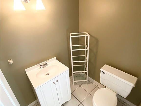 5th image of 4130 E Normandy Park Dr