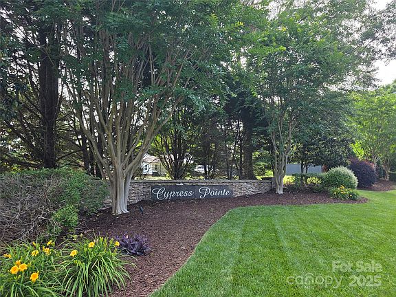 3rd image of 2563 Firethorn Ct