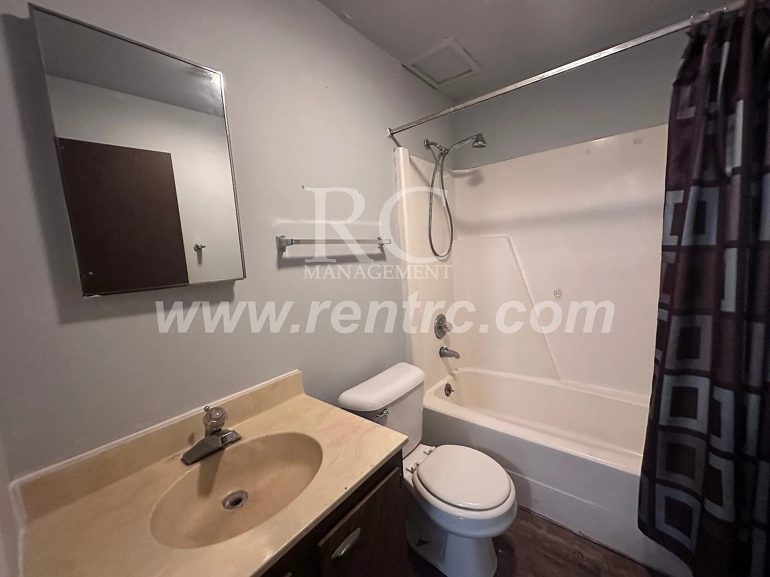 2 bed, 800 sqft, $650 — Photo 4