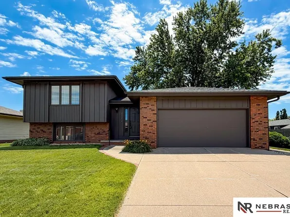 2217 Gaeth Ave, Fremont, NE 68025