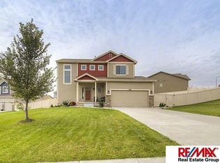 14102 S 18th St, Bellevue, NE 68123