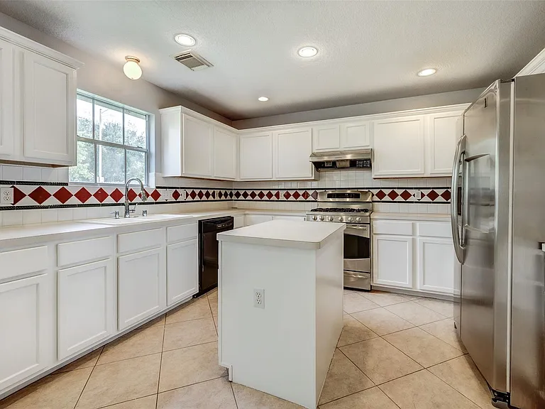 21318 Rose Hollow Ln — Photo 10