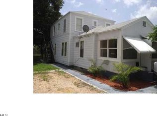 516 S East St, Lake Worth, FL 33460