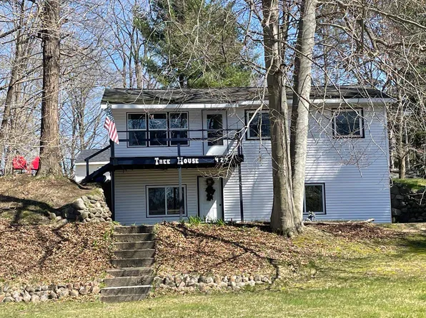 429 S Geneva Rd, Shepherd, MI 48883