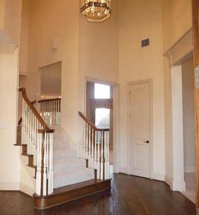 3rd image of 614 Castle Creek Dr