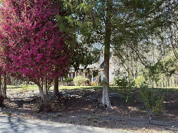 2nd image of 451 Hunting Creek Rd