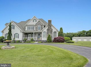 1365 Valley Rd, Etters, PA 17319