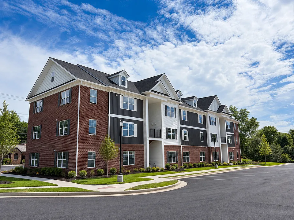 365 W Butler Ave #1B