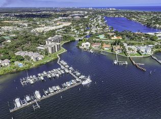 11390 Twelve Oaks Way APT 122, North Palm Beach, FL 33408