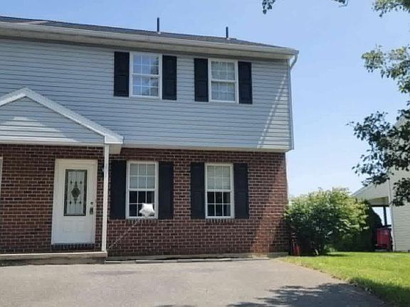2nd image of 202 Carriage Dr
