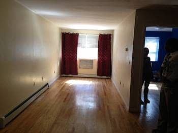 2nd image of 821 E 217th St