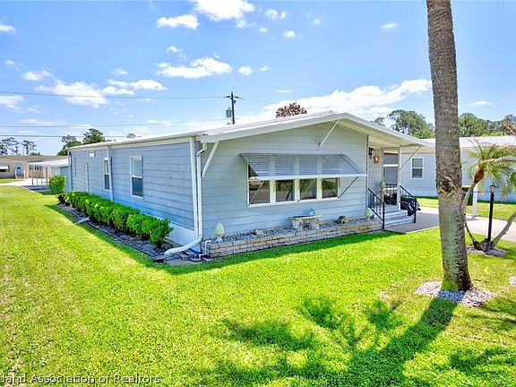 3rd image of 1567 Caribbean Rd