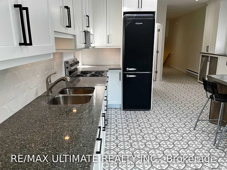1065B Saint Clair Ave W — Photo 30