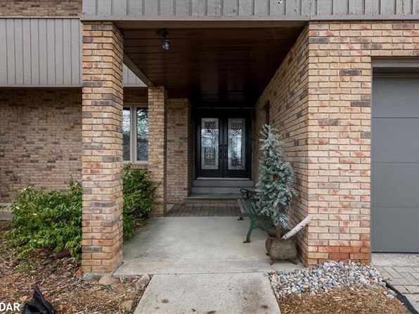 8 White Pine Pl, Barrie, ON L4M 5L7