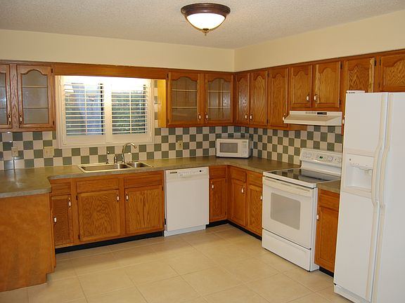 5th image of 1595 San Lucie Ct
