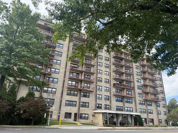 1000 Clove Road image 1 of 23
