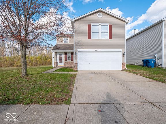 2nd image of 2832 Earlswood Ln