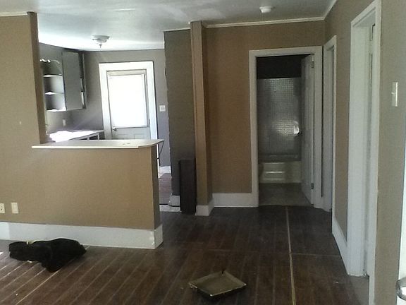 3rd image of 406 N Branch St