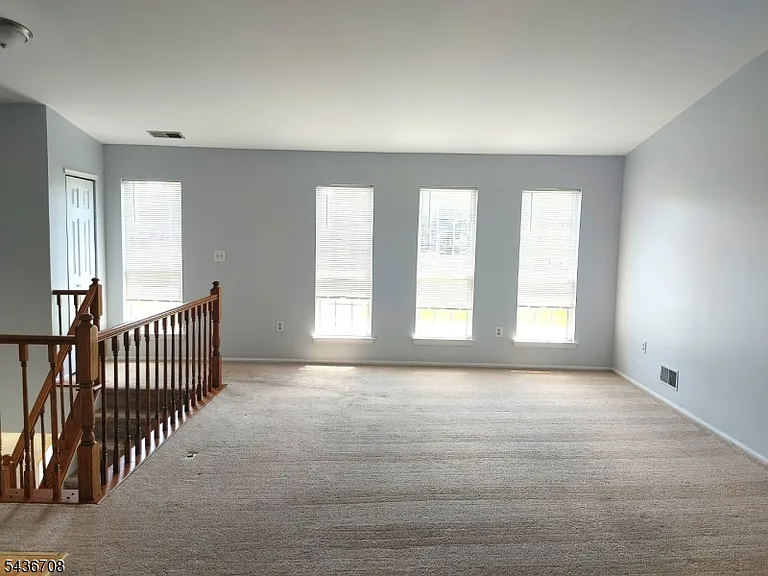 98 Amethyst Way — Photo 6