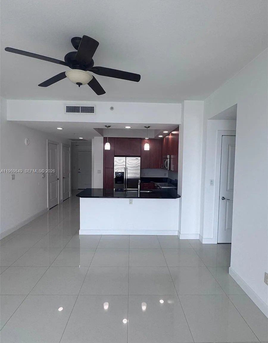 Strada 315 Condo — Photo 4