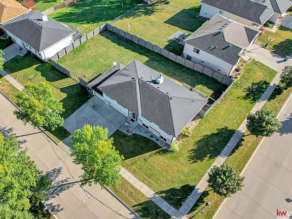 4th image of 5448 S 82nd St