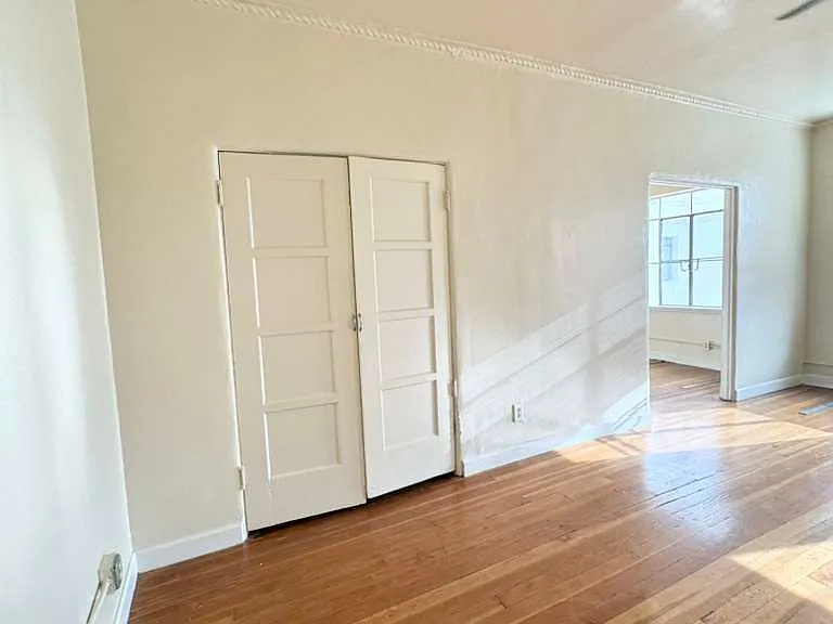 900 S Kingsley Dr #407 — Photo 4