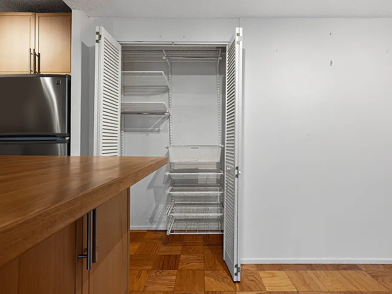 1311 Delaware Ave SW #231 — Photo 30
