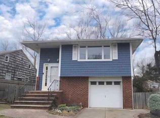 (Undisclosed Address), Huntington, NY 11743