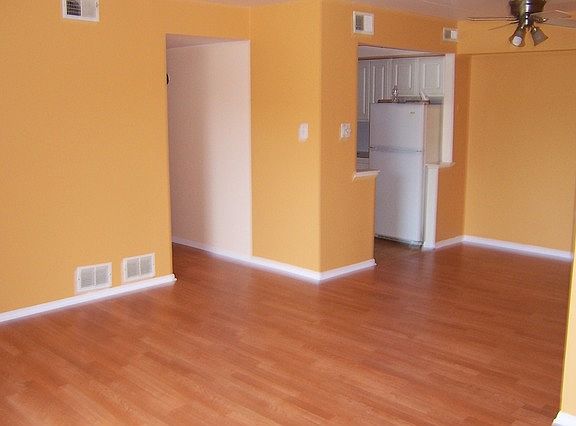 2nd image of 9138 140th St